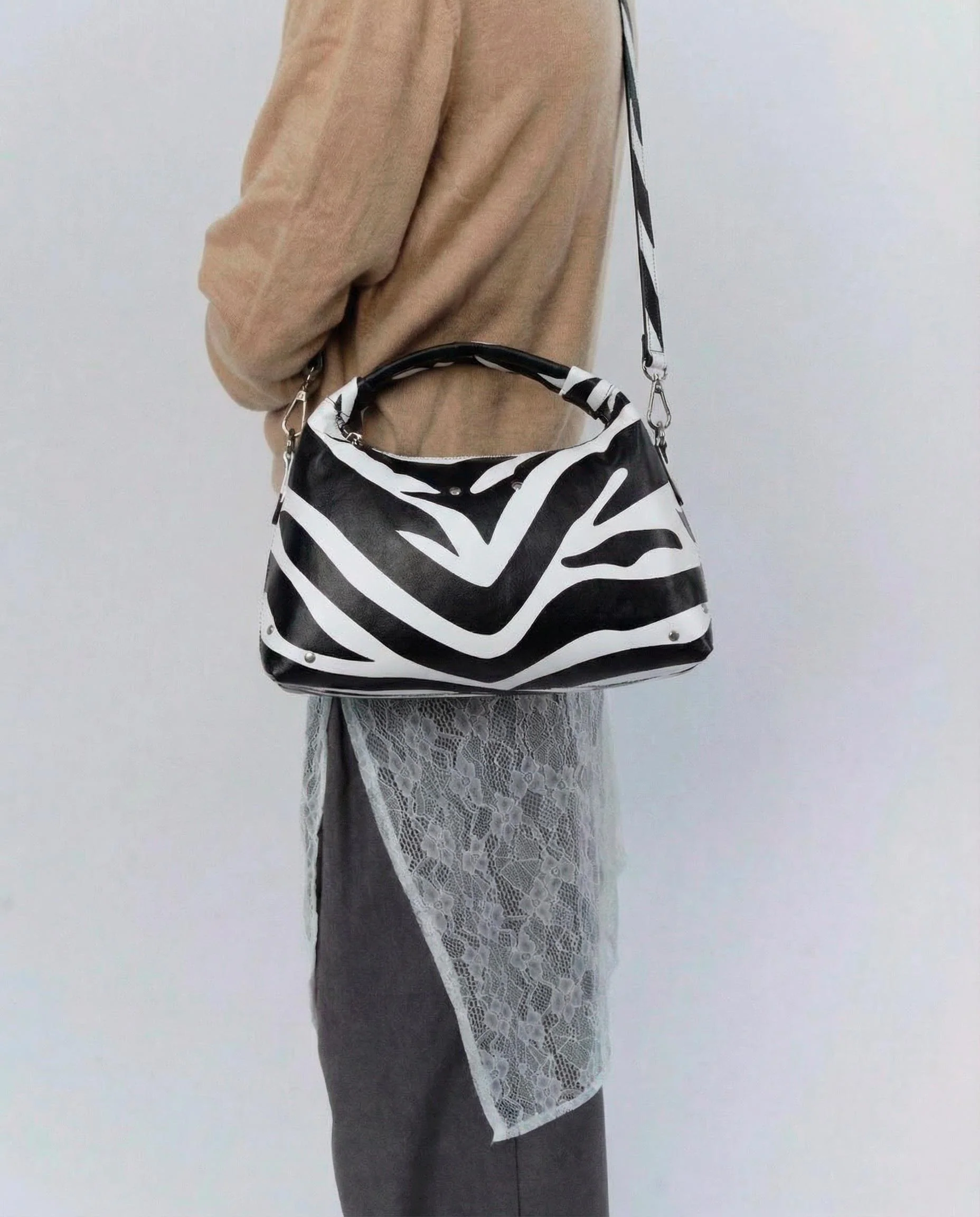 Dandy Savanna Black Stripe - Image 2